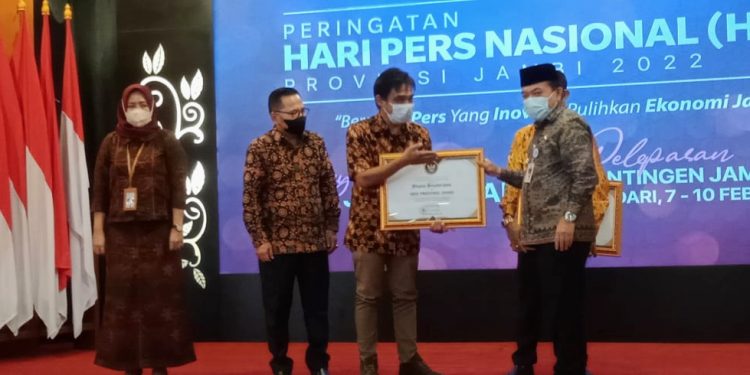 Gubernur Al Haris Apresiasi IWO Atas Partisipasinya Dalam Penyebaran Informasi Covid-19