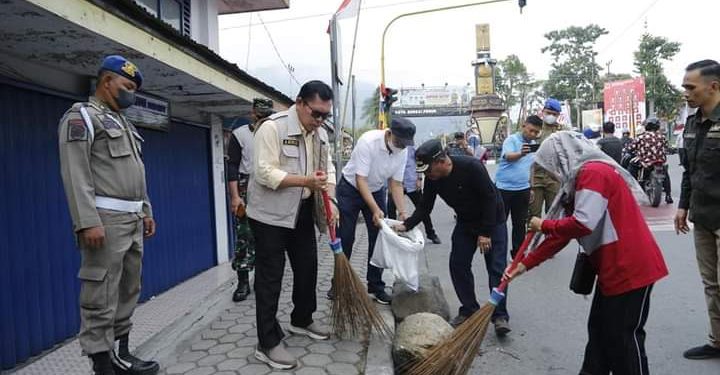 Wako Ahmadi Hadiri Goro Akbar Bersama Masyarakat Kota Sungai Penuh