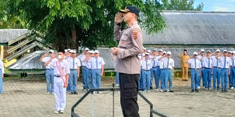 Pimpin Upacara Bendera di SMKN 4, Kapolres Kerinci Tekankan Disiplin dan Tertib Berlalulintas