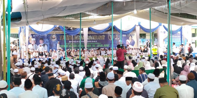 Gubernur Al Haris dan Ribuan Warga Hadiri Haul Syekh Abdul Qodir Al Jailani di Kuala Tungkal