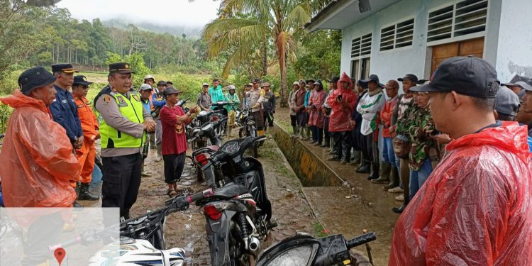 Dipimpin Kapolsek Sitinjau Laut, Pencarian Kakek Sidi Dilanjutkan Esok Hari