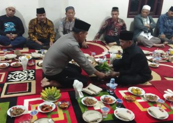 Pasca Kapolda Berhasil Dievakuasi, Polsek Batang Merangin Serahkan Seekor Kambing ke Warga