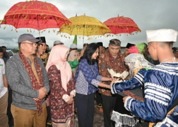 Sekda Zainal Dampingi Kunjungan Wamendes PDTT ke Rawa Bento dan Peresmian Bumdes