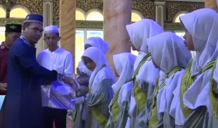 Hadiri Wisuda Iqro dan Tahfidz, Ketua DPRD Fajran: Semoga Anak-anak Diberi Kemudahan Menghafal Al-Qur’an