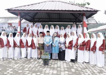 Pimpin Peringatan Hardiknas, Adirozal: Pentingnya Mendidik Anak Dengan Nilai Agama dan Budaya