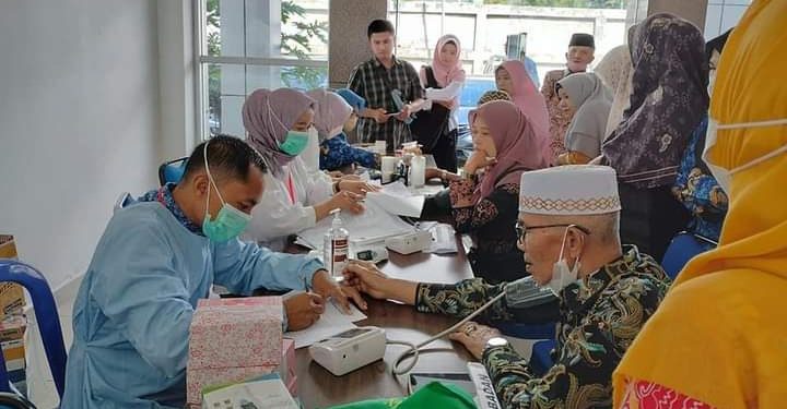 Ratusan Calon Jamaah Haji Sungai Penuh Jalani Vaksinasi Meningitis dan Influenza