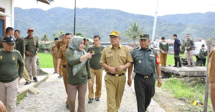 Sekda Zainal Buka Karya Bakti Kodim 0417 Kerinci