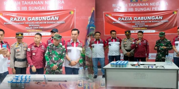 Rutan Sungai Penuh Bersama Polres dan Kodim 0417 Kerinci Gelar Razia dan Tes Urine bagi WBP