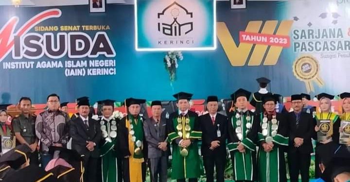 Mewakili Pimpinan DPRD, Hutri Randa Hadiri Wisuda IAIN Kerinci ke VII tahun 2023