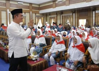 Wawako Antos Lepas 116 Jamaah Calon Haji Kota Sungai Penuh