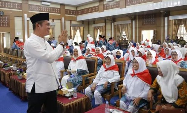 Wawako Antos Lepas 116 Jamaah Calon Haji Kota Sungai Penuh