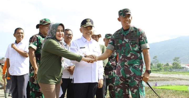 Tinjau Karya Bhakti TNI, Bupati Adirozal: Terimakasih Dandim dan PUPR Kerinci