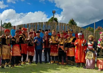 Bupati Adirozal Hadiri Kenduri Sko dan Kenduri Swarnabhumi 13 Desa Gunung Tujuh
