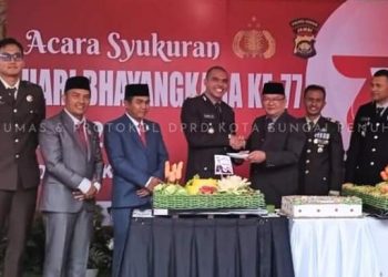 Ketua DPRD Lendra Wijaya Hadiri Upacara HUT ke-77 Bhayangkara