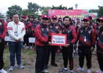 Ketua DPRD Lendra Wijaya Hadiri Pelepasan Kontingen Kota Sungai Penuh untuk Porprov Jambi 2023