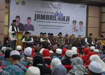 Wagub Sani Sambut Kepulangan 372 Jemaah Haji Jambi Kloter Pertama
