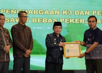 Gubernur Al Haris : Pemerintah dan Perusahaan Berkomitmen Perkebunan Kelapa Sawit Bebas Pekerja Anak