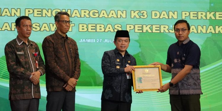 Gubernur Al Haris : Pemerintah dan Perusahaan Berkomitmen Perkebunan Kelapa Sawit Bebas Pekerja Anak