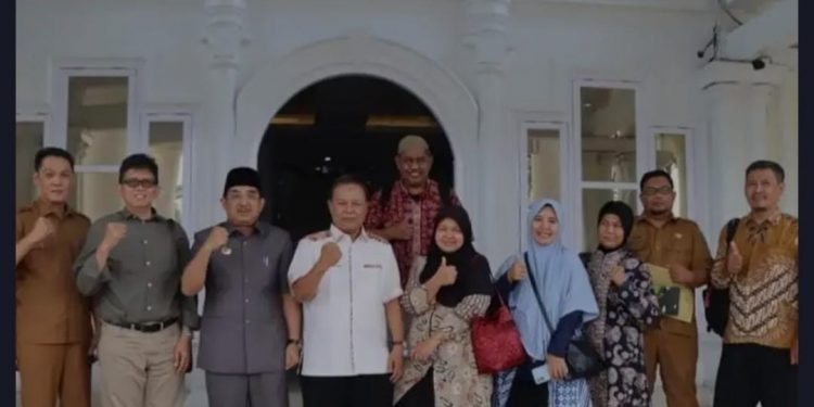 Bupati Tanjabbar Terima Kunjungan Audiensi Tim Universitas Jambi