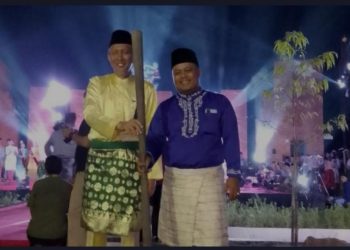 Sekda Tanjab Barat Mewakili Bupati Menghadiri Rembukaan Festival Batang Hari