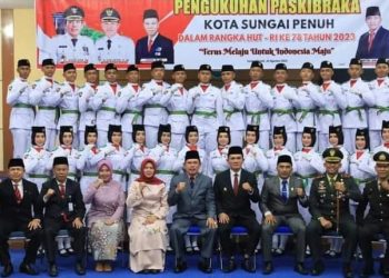 Walikota Sungai Penuh Kukuhkan 30 Anggota Paskibraka Tahun 2023