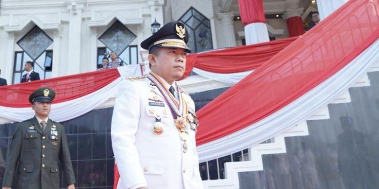 Pimpin Upacara HUT RI Ke- 78, Al Haris : Kobarkan Semangat Untuk Mengabdi dan Membangun Negeri