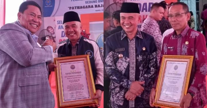 Bupati Adirozal Terima Penghargaan P4GN dari BNN RI