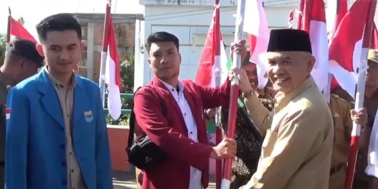 Semarakkan HUT RI ke-78, Pemkab Kerinci Bagikan 20 Ribu Bendera Merah Putih