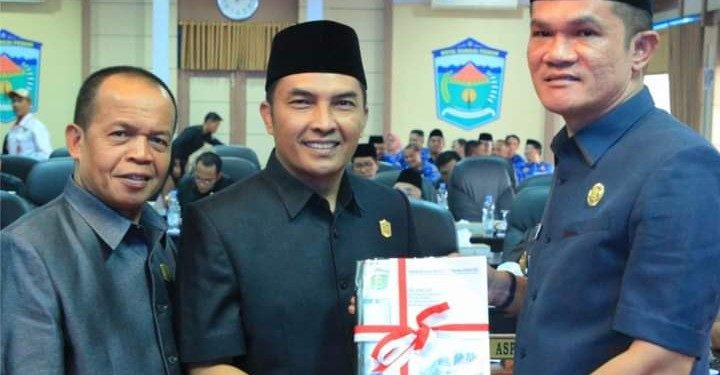 DPRD Gelar Paripurna Penyampaian Pengantar Walikota Terhadap Ranperda Tentang APBD Kota Sungai Penuh T.A 2024