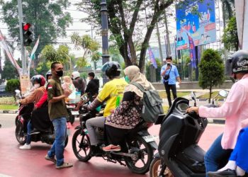 Kualitas Udara Memburuk, PW IWO Jambi Bagi 2 Ribu Masker