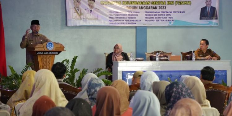 Bupati Adirozal Buka Kegiatan Penguatan Kapasitas Kelembagaan Sentra Industri Kecil dan Menengah