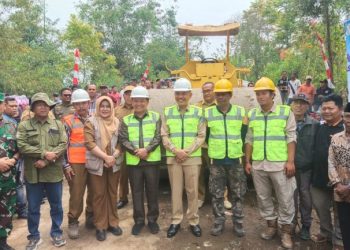 Bupati Adirozal Resmikan Peningkatan Jalan Simpang Tebat Jambi – Danau Duo