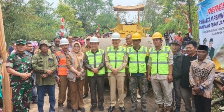 Bupati Adirozal Resmikan Peningkatan Jalan Simpang Tebat Jambi – Danau Duo