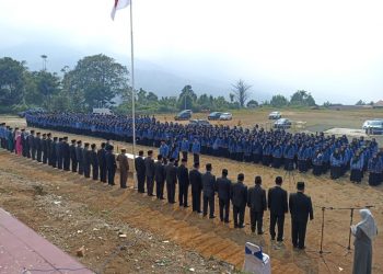 Pimpin Upacara Terakhir, Bupati Adirozal dan Wabup Ami Taher Pamit Kepada ASN