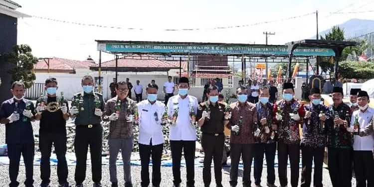 Pj Bupati Kerinci Asraf Ikuti Pemusnahan Miras di Kejari Sungai Penuh