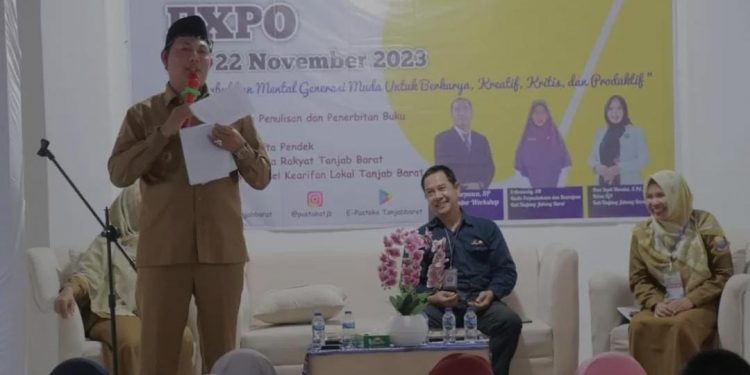 Wabup Tanjabbar Ajak Dukung Literasi : Mencetak Generasi Muda Unggul dan Berdaya Saing