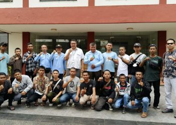 Kepala SMKN 2 Sungai Penuh Lakukan Kunjungan Industri ke PT Panasonic Manufacturing Indonesia