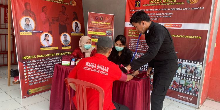 Tim Medis Rutan Sungai Penuh Berikan Layanan Pojok Medis Klinik Pratama