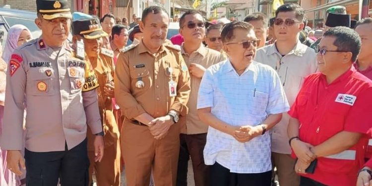 Ketua PMI Kerinci Hermendizal Terima Bantuan Obat-obatan dari PMI Pusat