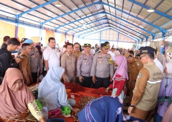 Pastikan Stok Bahan Pokok Jelang Ramadhan, Kapolres Kerinci Lakukan Monitoring ke Pasar
