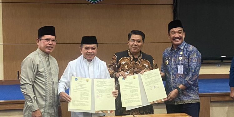 Ketua STIA Nusa Eliyusnadi teken MoU dengan Gubernur Jambi