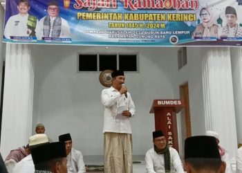 Safari Ramadhan di Masjid Al Falah Dusun Baru Lempur, Pj. Bupati Asraf Sampaikan Program Pemekaran Kerinci Hilir