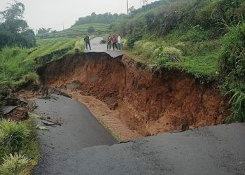 Jalan Menuju Desa Sungai Asam Kayu Aro Barat Amblas, Hari Ini Dinas PUPR Akan Turun ke Lokasi