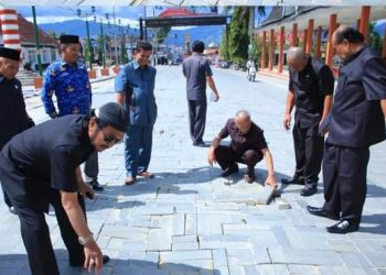 Komisi III DPRD Kota Sungai Penuh Sidak ke Jalan Depan Gedung Nasional