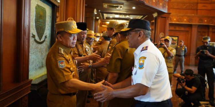 Hari Pertama Masuk Kerja, Gubernur Al Haris Gelar Halal Bihalal dengan Ratusan Pegawai Pemprov Jambi