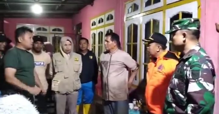 Tim Satgas Tanggap Darurat Bencana Kerinci Turun Ke Lokasi Banjir di Semumu 
