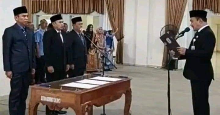 Lantik Tiga Direktur Perumda Tirta Sakti Pj Bupati Asraf Minta Optimalkan Pelayanan dan Transparan 