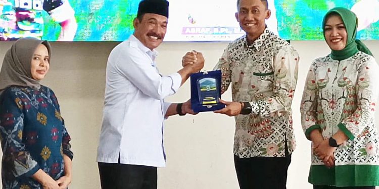 Suasana Haru Lepas Sambut Dandim 0417/Kerinci, Pj. Bupati Asraf Apresiasi Dedikasi Letkol Andi Irawan
