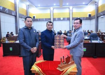 DPRD Kota Sungai Penuh Sahkan 5 Ranperda Menjadi Perda