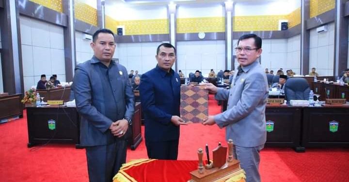 DPRD Kota Sungai Penuh Sahkan 5 Ranperda Menjadi Perda
